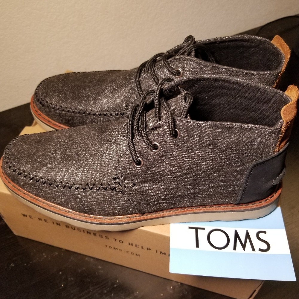 TOMS® Chukka Boot - Picture 2 of 5